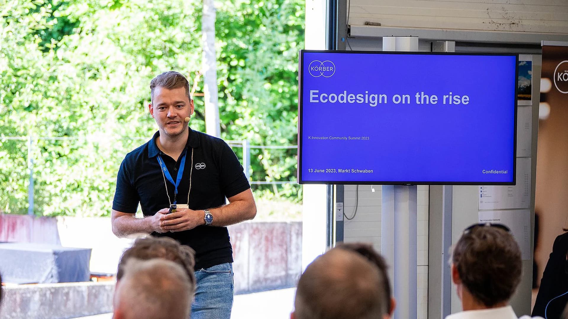 Körber team member speaking at a conference on Ecodesign.