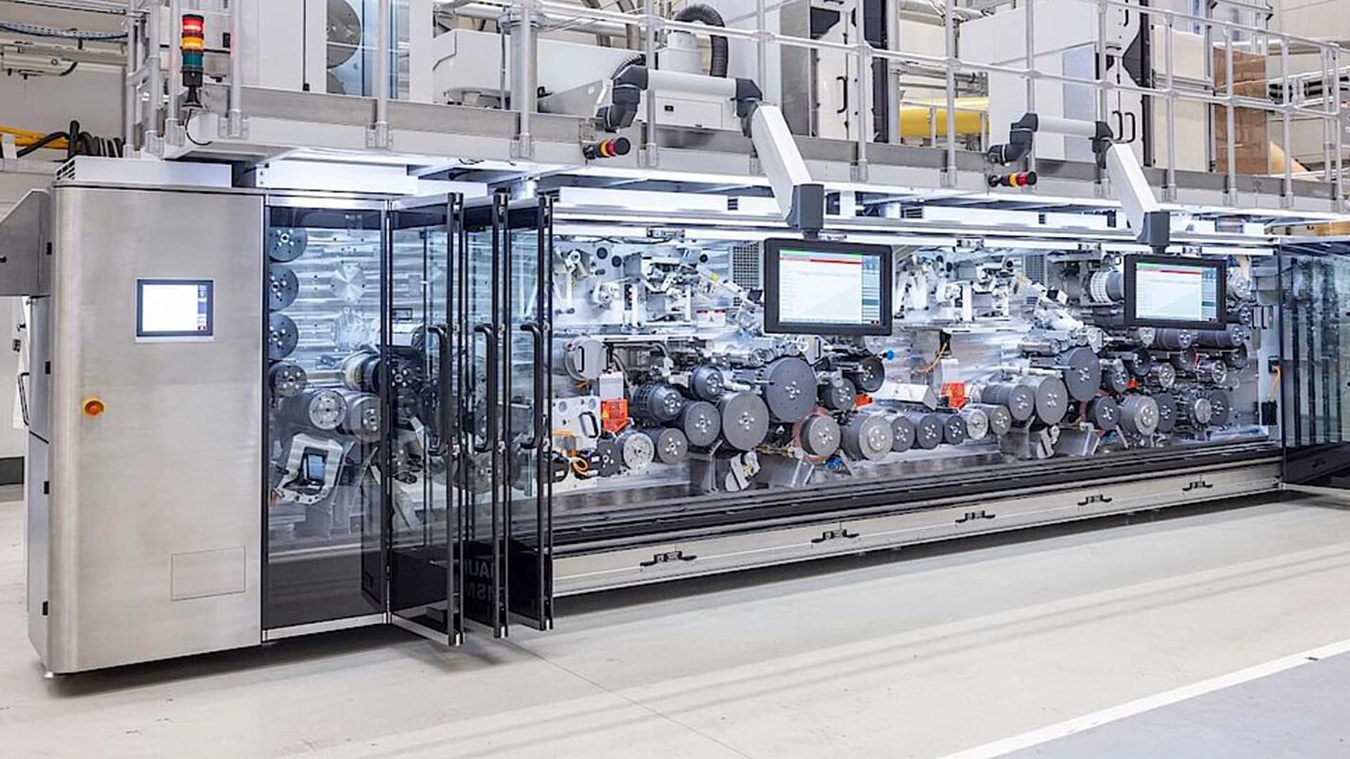 Multi segment maker machine