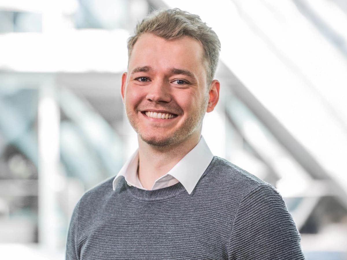 Photo of Fabian Bäcker.